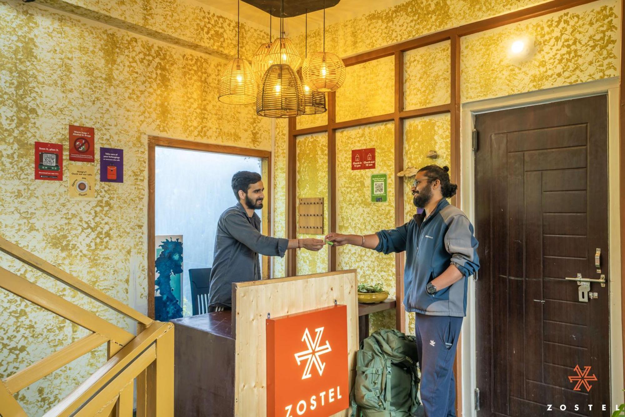 Zostel Shoja, Jibhi Hostel Eksteriør bilde